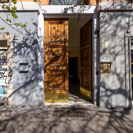 Emanuele Filiberto - B&d Apts Rom